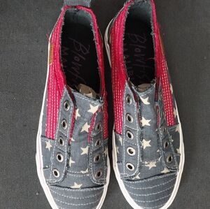 NWT Blowfish Red and Blue Star Sneakers Size 8.5